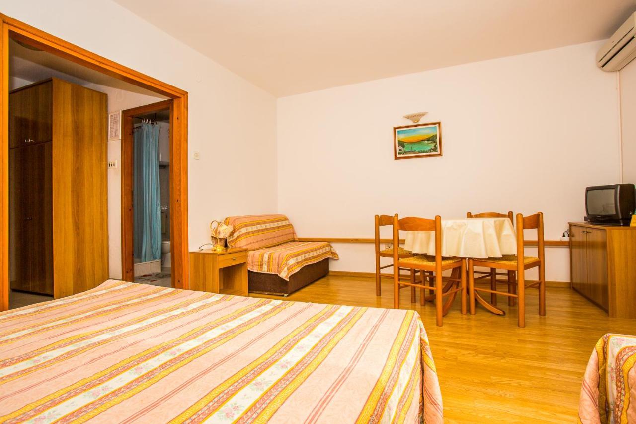 Apartmani Pava Omiš Екстериор снимка