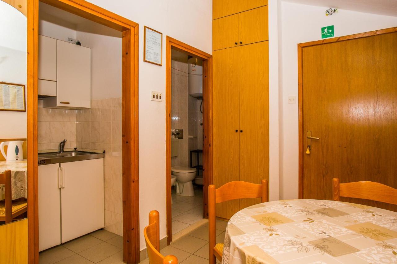 Apartmani Pava Omiš Екстериор снимка