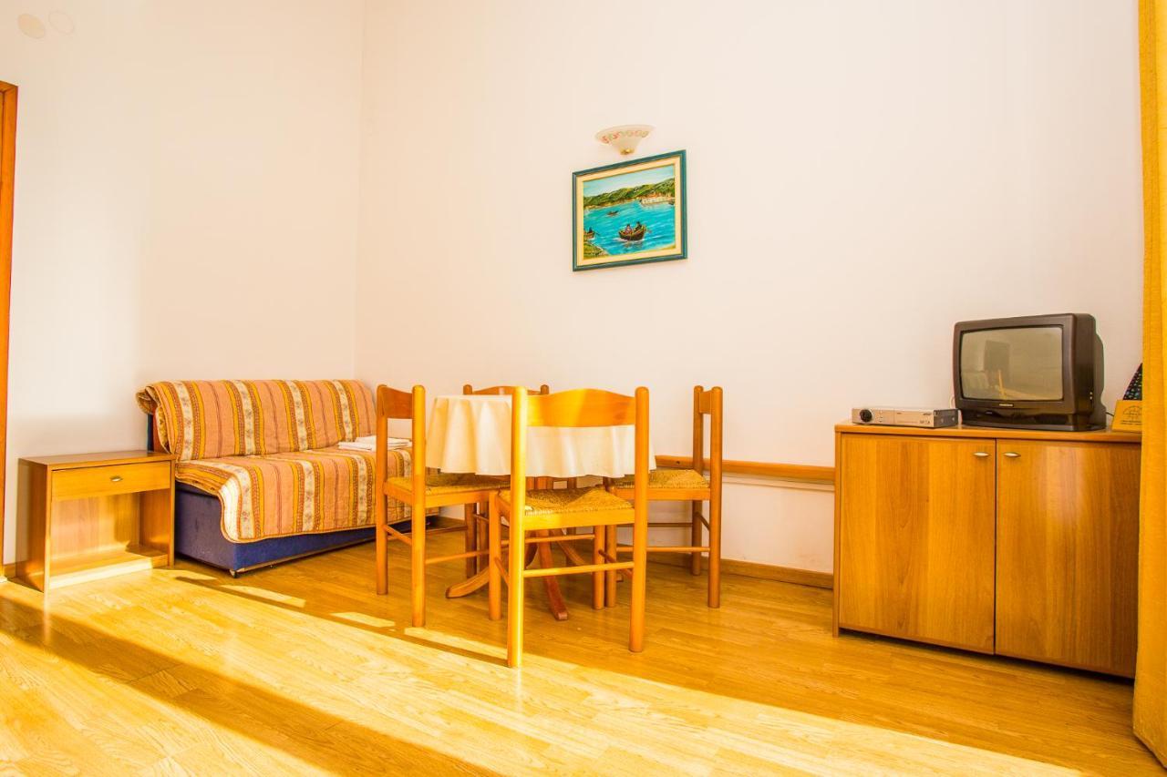 Apartmani Pava Omiš Екстериор снимка