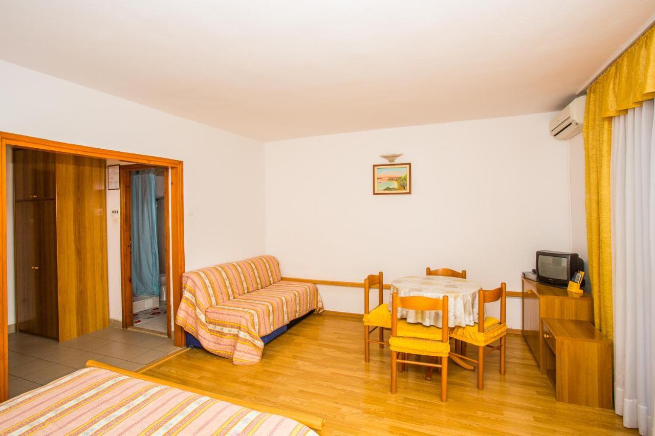 Apartmani Pava Omiš Екстериор снимка