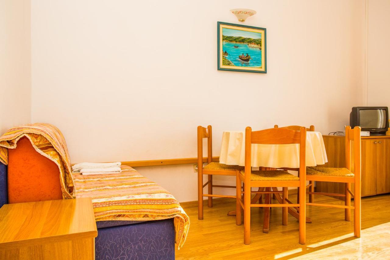 Apartmani Pava Omiš Екстериор снимка