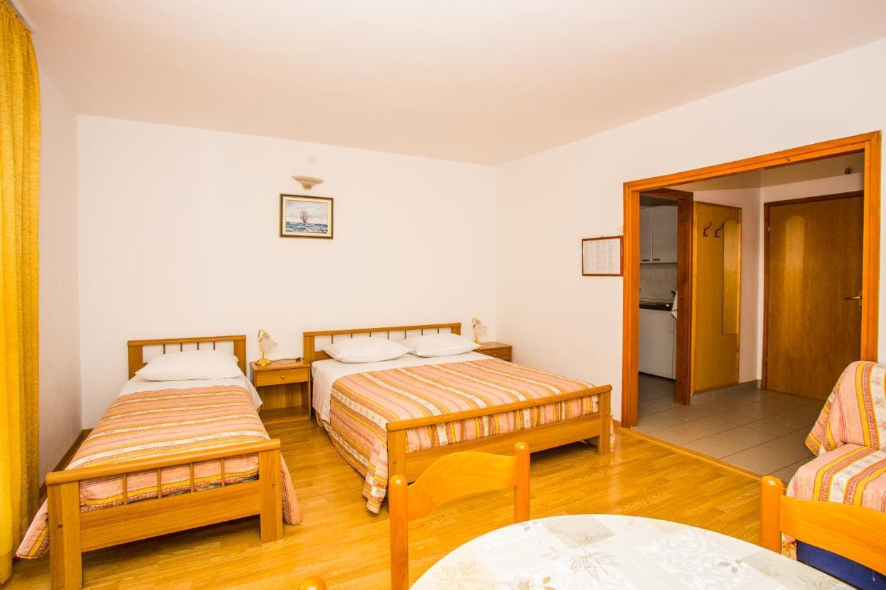 Apartmani Pava Omiš Екстериор снимка